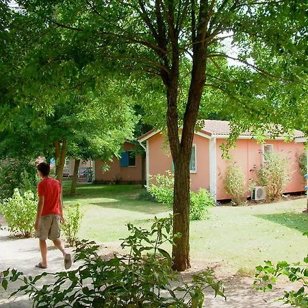 Le Hameau Des Genets Feriepark