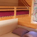 勒阿穆德格内度假酒店 3* Montlaur (Aveyron)