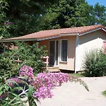 勒阿穆德格内度假酒店 Montlaur (Aveyron)