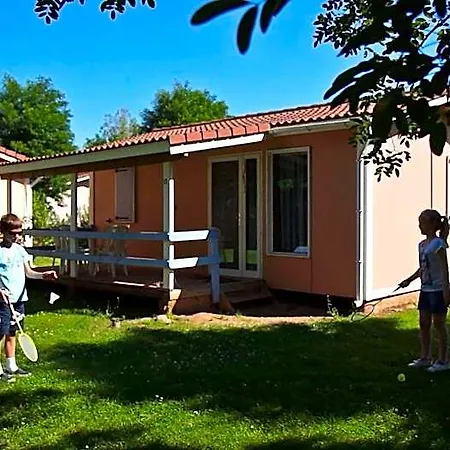 Le Hameau Des Genets Semesterpark 3*