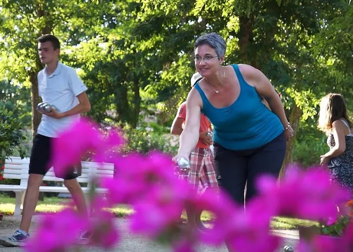 Kompleks wypoczynkowy Le Hameau Des Genets Montlaur (Aveyron)